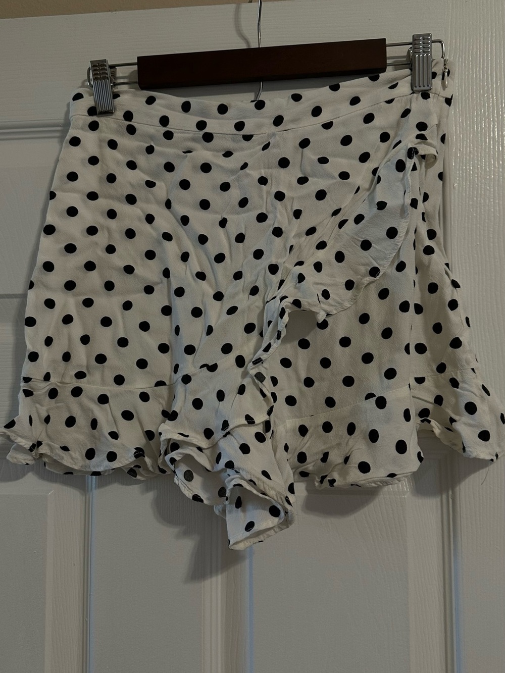 Zara White and Black Polka Dot Ruffle Wrap Skort - Picture 2 of 6